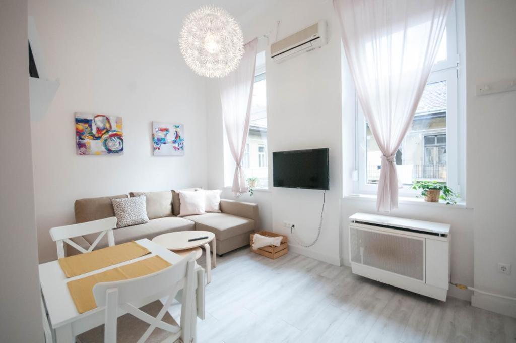 Cs3 Csanyi Apartment บูดาเปสต์ ภายนอก รูปภาพ