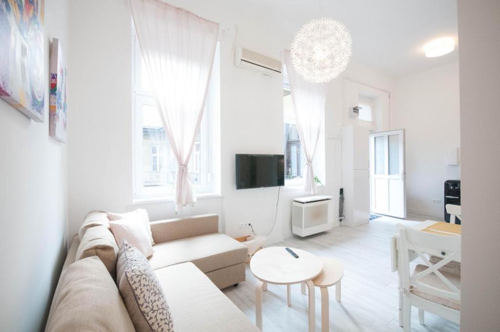Cs3 Csanyi Apartment บูดาเปสต์ ภายนอก รูปภาพ